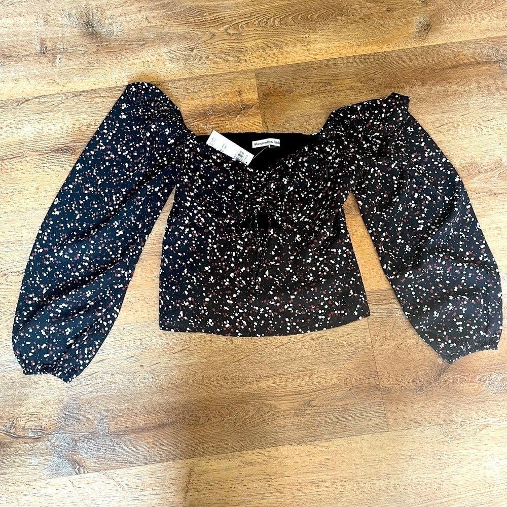 Abercrombie & fitch off the shoulder top